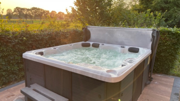 overnachten hotel bed en breakfast met jacuzzi